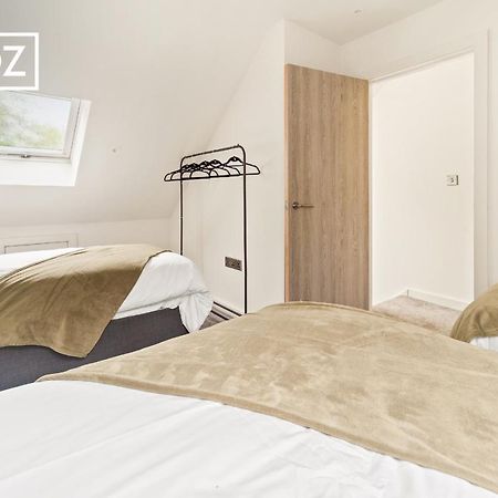 Spacious 4 Bedroom 3 Bath House For Families & Contractors With Free Parking, Fast Wi-Fi & Netflix By Firoz Property Management Leeds  Eksteriør bilde