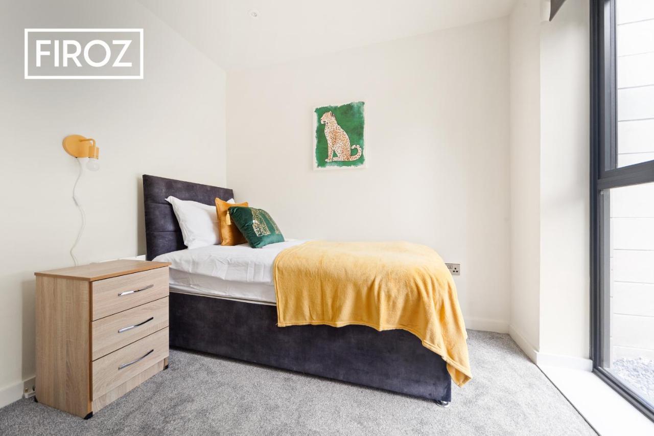 Spacious 4 Bedroom 3 Bath House For Families & Contractors With Free Parking, Fast Wi-Fi & Netflix By Firoz Property Management Leeds  Eksteriør bilde