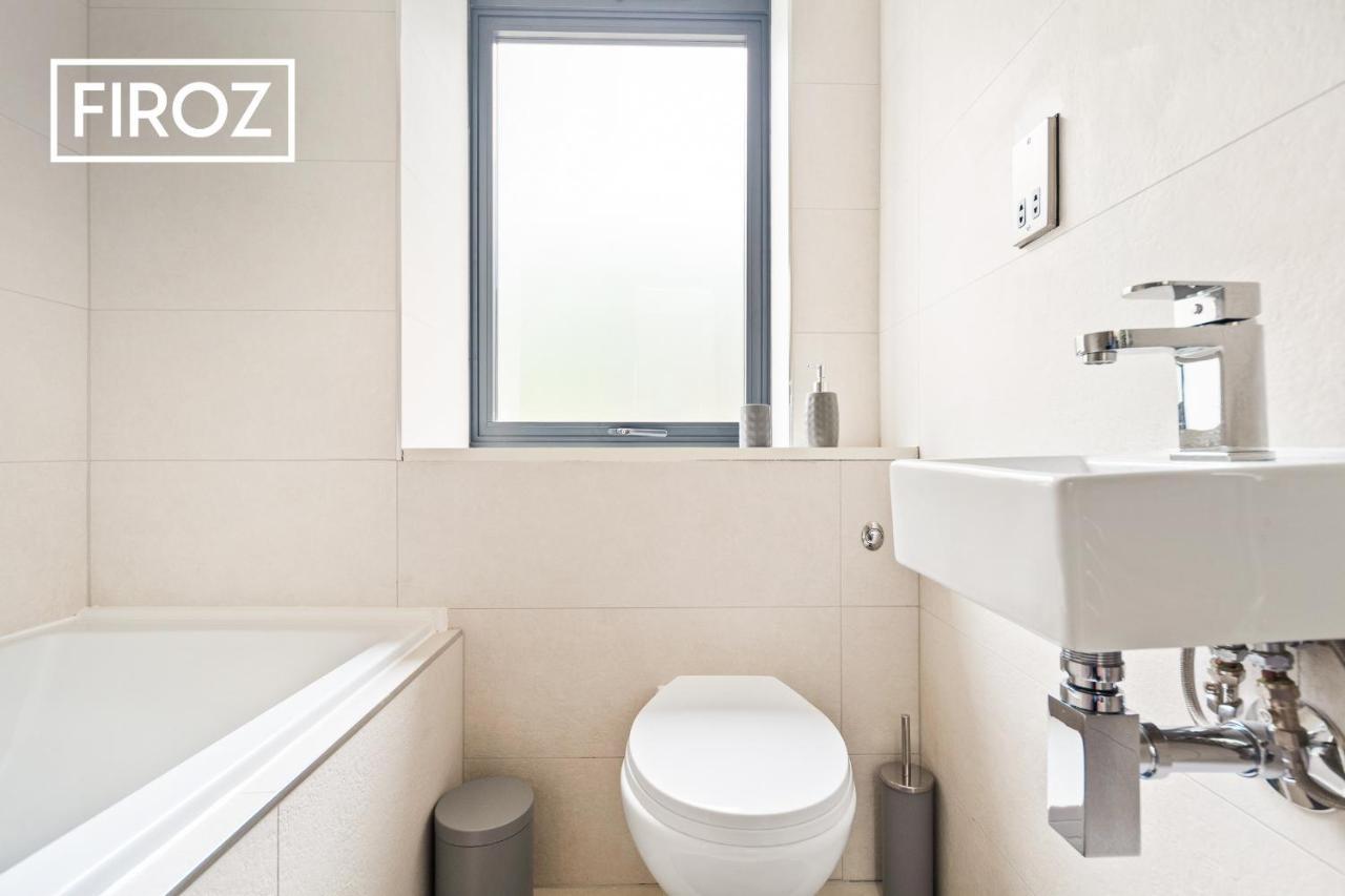 Spacious 4 Bedroom 3 Bath House For Families & Contractors With Free Parking, Fast Wi-Fi & Netflix By Firoz Property Management Leeds  Eksteriør bilde
