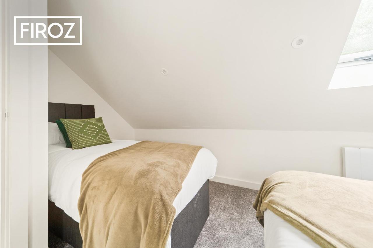 Spacious 4 Bedroom 3 Bath House For Families & Contractors With Free Parking, Fast Wi-Fi & Netflix By Firoz Property Management Leeds  Eksteriør bilde